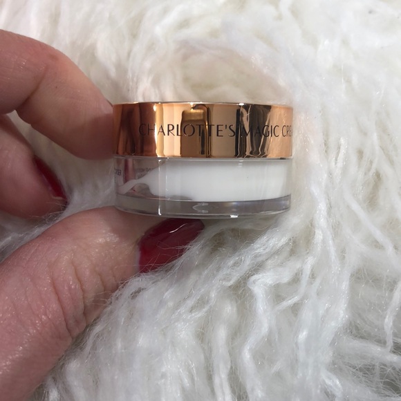 Charlotte Tilbury Magic Cream - Picture 4 of 12